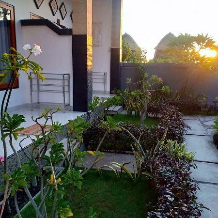 Dwiki Putra Home Stay Lembongan Extérieur photo