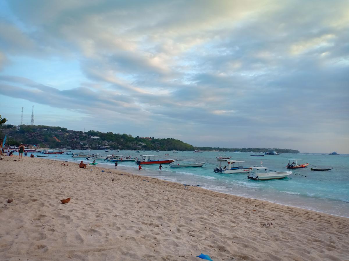 Dwiki Putra Home Stay Lembongan Extérieur photo