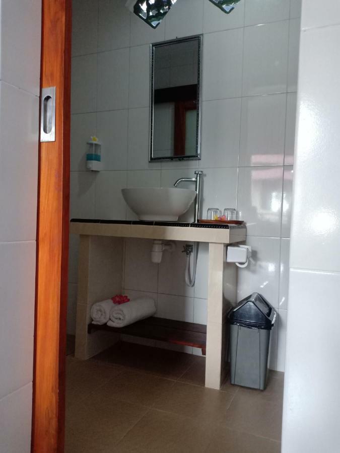 Dwiki Putra Home Stay Lembongan Extérieur photo